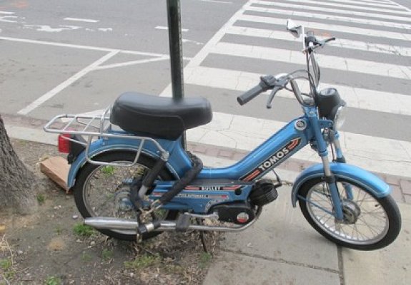 Încă un dosar penal pentru conducerea unui moped fără permis